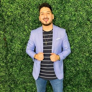 Meet your Posher, Adrian rey